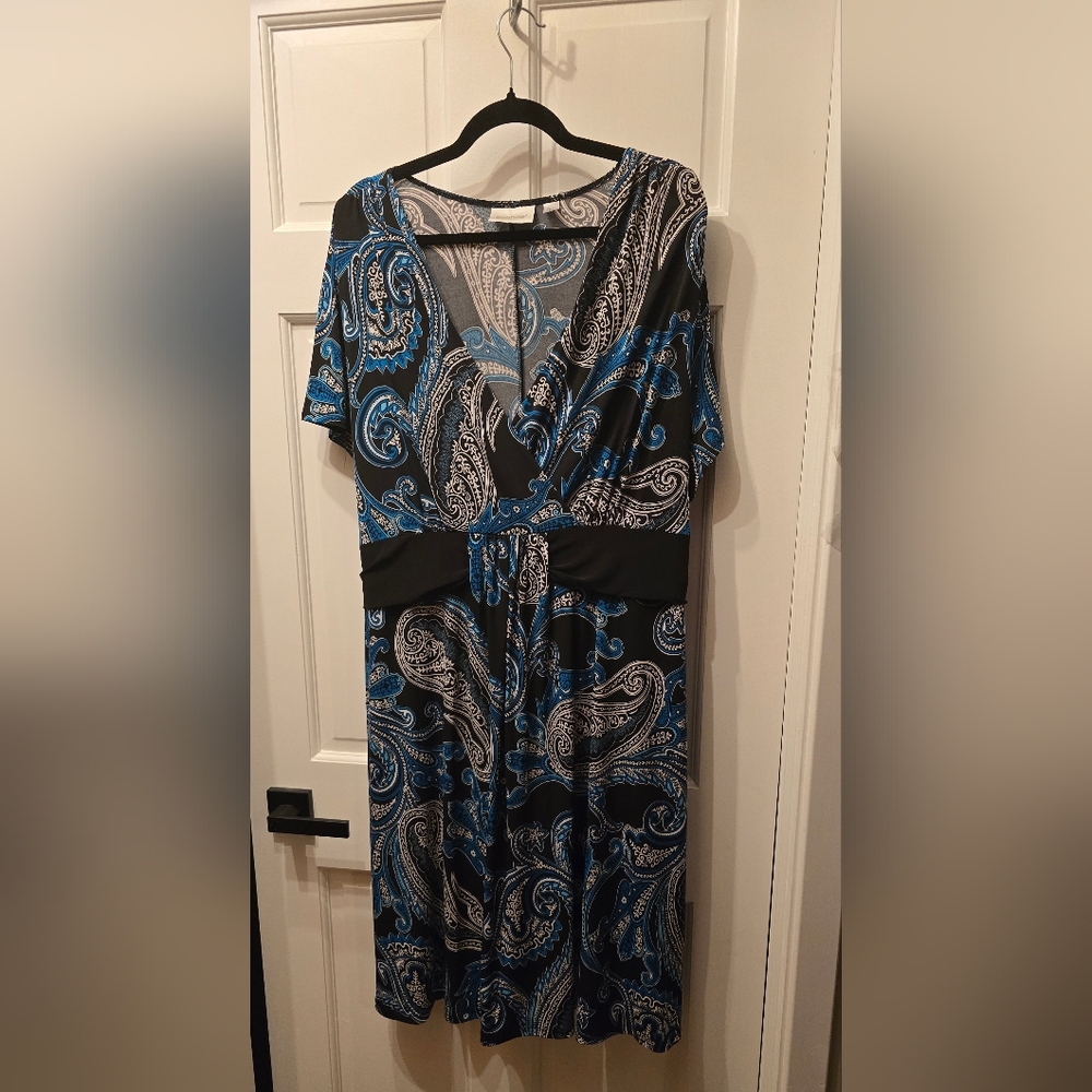 Avenue Blue and Black Paisley Dress Size 26/28 Women's